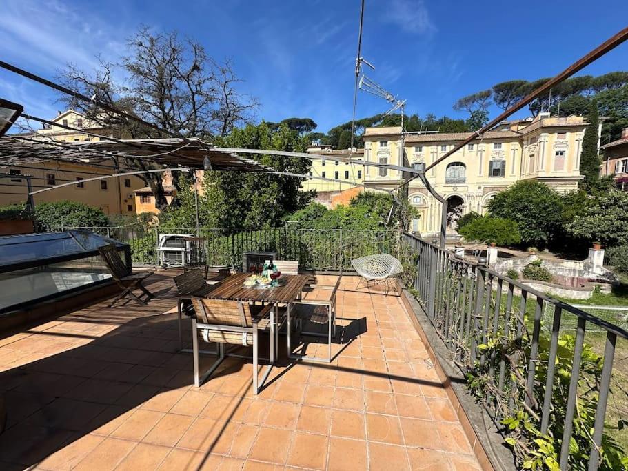 Apartment Nuovo Loft A Trastevere Con Super Terrazzo *