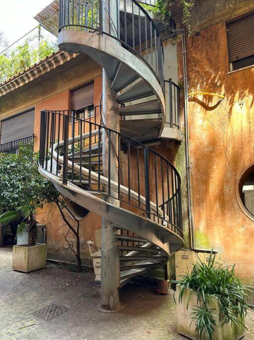 Nuovo Loft A Trastevere Con Super Terrazzo Rom